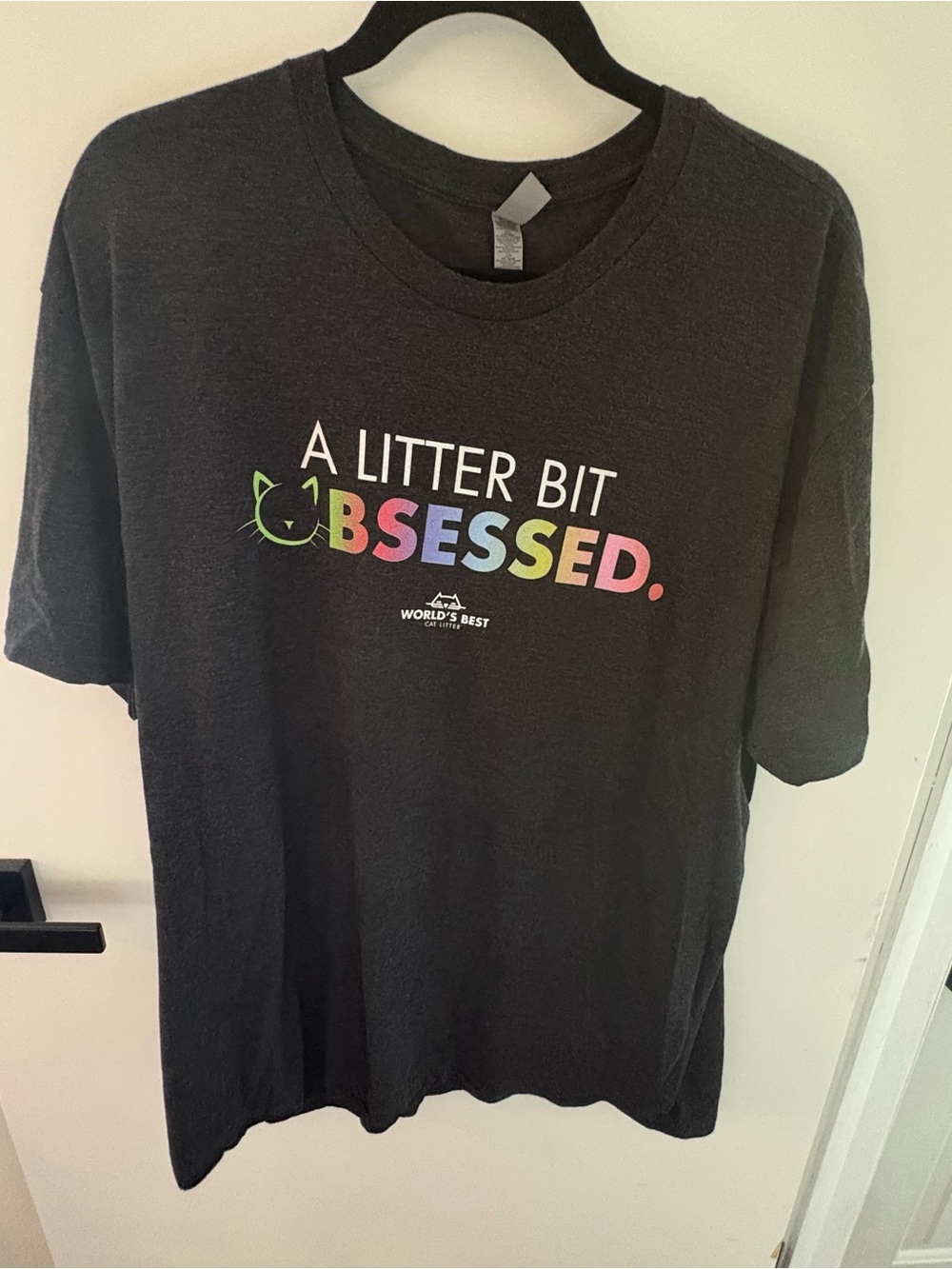 Cat  “A litter Bit Obsessed” T-Shirt – XXL
Cute black graphic T-shirt
